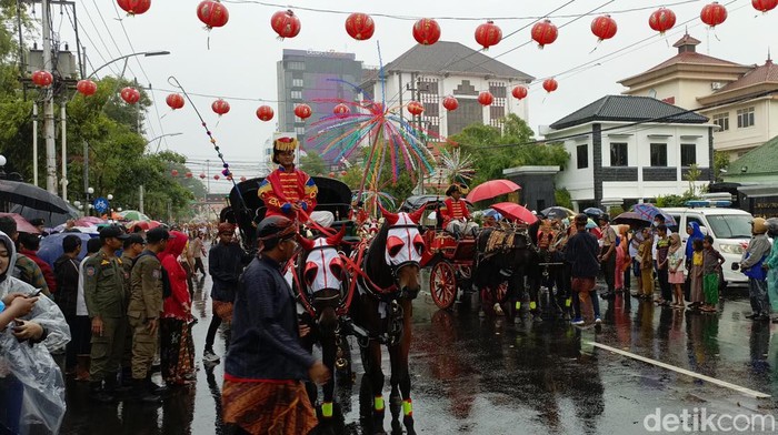 Suasana kirab Dugderan di Balai Kota Semarang, Sabtu (9/3/2024).