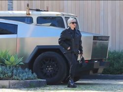 Cybertruck Elon Musk yang Digilai Kim Kardashian hingga Lady Gaga