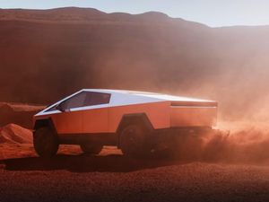 Cybertruck Elon Musk yang Digilai Kim Kardashian hingga Lady Gaga