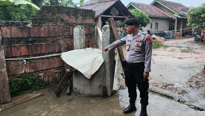 TKP sumur beracun tewaskan dua pria di Pringsewu