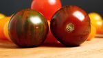 Bukan Merah, 10 Varietas Tomat Ini Berwarna Gelap Hampir Hitam