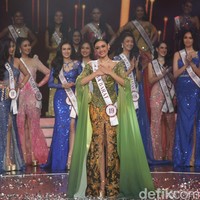 Dari top 4 ini dipilih empat pemenang dengan gelar berbeda-beda. Gelar pemenang utama atau Puteri Indonesia 2024 jatuh kepada Harastha Haifa Zahra asal Jawa Barat. Foto: Rifkianto Nugroho/Detikcom