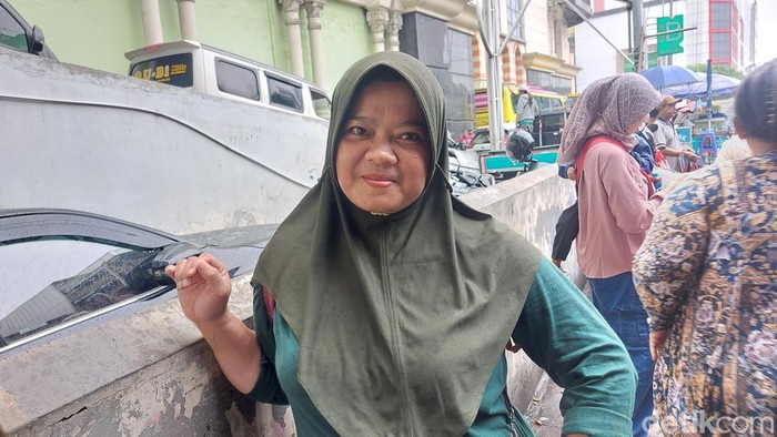 Warga Pulau Tidung, Satria, rela ke Tanah Abang demi belanja keperluan Ramadan (Rumondang Naibaho/detikcom)