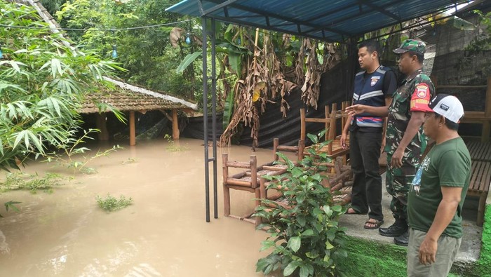 Kondisi luapan air sungai Bengawan Solo.