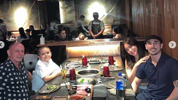 Jessica Iskandar Temani El Barack Jajan, dari Pempek hingga Tahu Gejrot