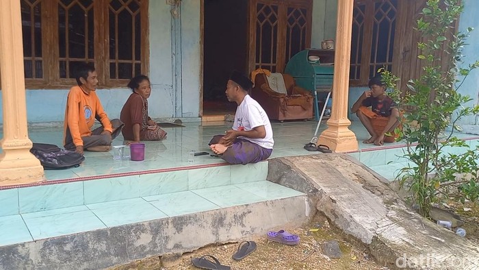 Keluarga ibu asal Bangkalan yang melahirkan bayi dengan kepala terputus di Sampang.