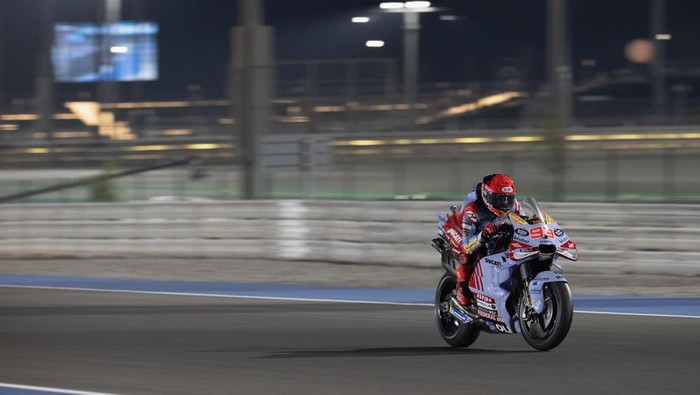 DOHA, QATAR - MARCH 09: Marc Marquez of Spain and Gresini Racing MotoGP heads down a straight during the MotoGP Of Qatar - Sprint at Losail Circuit on March 09, 2024 in Doha, Qatar. (Photo by Mirco Lazzari gp/Getty Images)