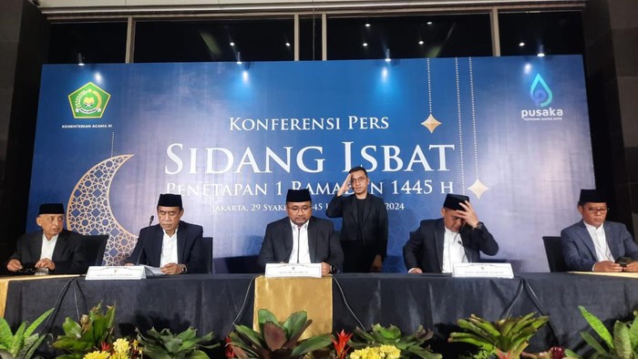 Menag Yaqut Cholil Qoumas menggelar konferensi pers sidang Isbat awal Ramadan