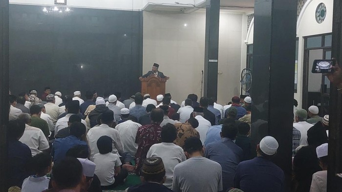 Warga Muhammadiyah Kota Bogor memulai pelaksanaan ibadah Ramadan 1445 H. Pelaksanaan ibadah Ramadan dimulai dengan salat tarawih perdana berjamaah di Masjid Alfurqon, Bogor Tengah, Kota Bogor, Jawa Barat (Jabar), Minggu (10/3/2024).