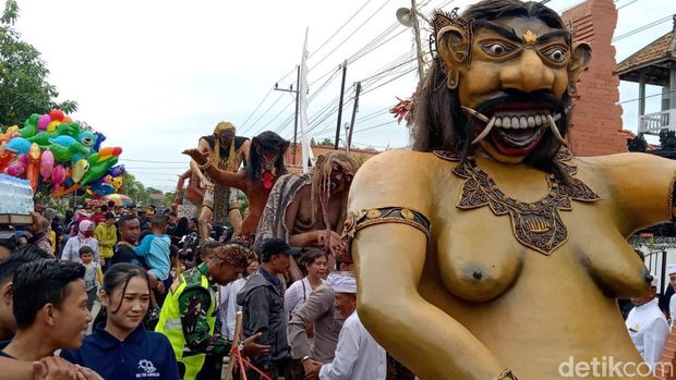 ogoh-ogoh di desa pancasila lamongan