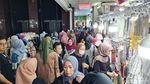 Pasar Tanah Abang Membludak