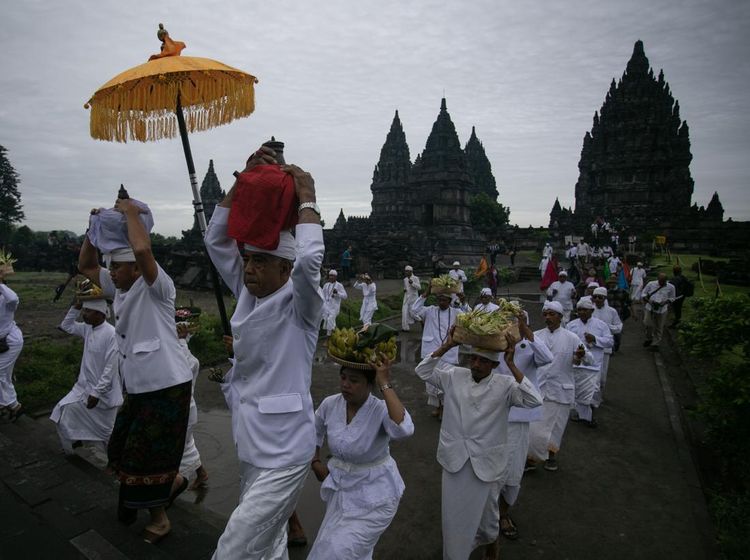 Prosesi Tawur Agung Jelang Nyepi di Candi Prambanan