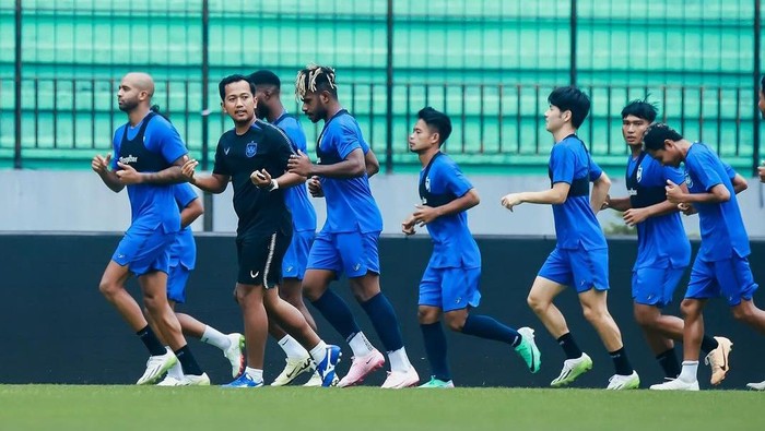 Skuad PSIS Semarang saat menjalani sesi latihan di Stadion Moch Soebroto Magelang.
