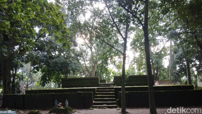 Situs Pasarean Ki Lobama di Cirebon