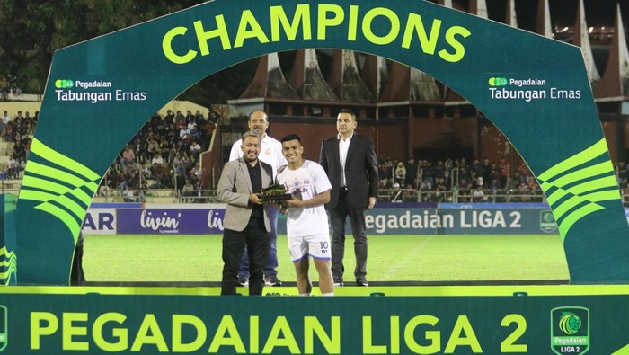 Striker PSBS Biak asal Brasil Alexsandro.