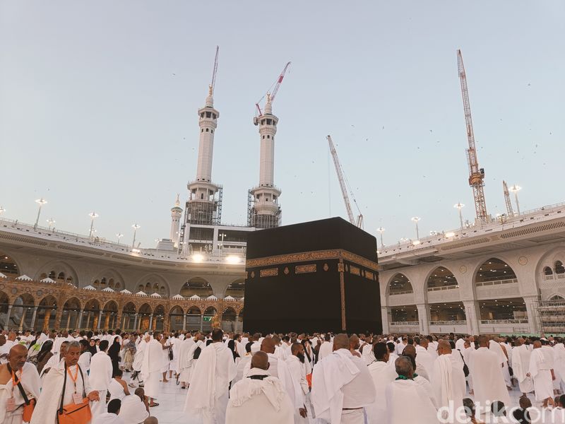 Suasana di Ka'bah Masjidil Haram, Maret 2024.