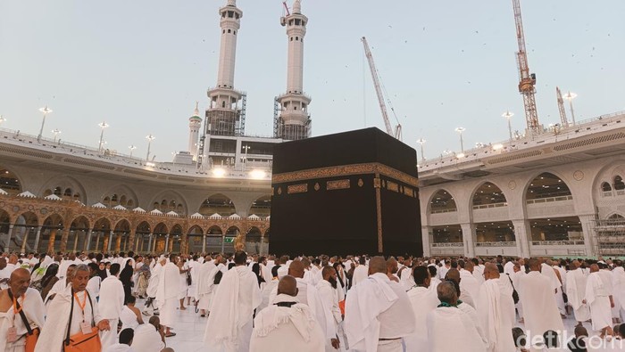 Suasana di Kabah Masjidil Haram, Maret 2024.