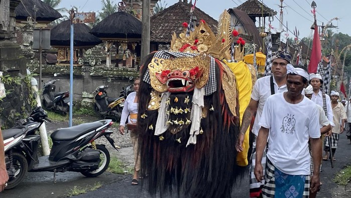 Tradisi Ngerebeg jelang hari raya Nyepi d Tabanan, Bali