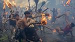 Lihat Lagi Tradisi Perang Api Jelang Nyepi di Lombok