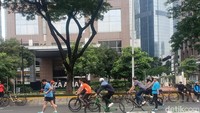 Warga melakukan closingan olahraga sebelum bulan puasa dengan lari, bersepeda, jalan santai, dan aktivitas olahraga lainnya. (Foto: DetikHealth/Salsa Dila Fitria Oktavianti)