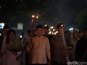 Kemeriahan Tradisi Pawai Obor Sambut Ramadan di Palembang