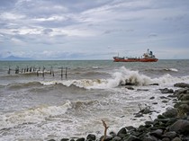 Bahaya Cuaca Ekstrem di NTB, BPBD Mataram Minta Warga Tak ke Pantai