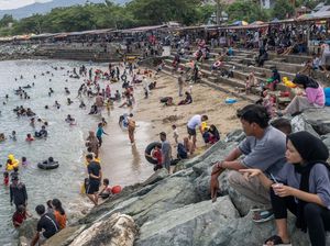 Wisata Pantai Kampung Nelayan Palu Ramai Jelang Ramadan