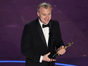8 Keputusan Casting Christopher Nolan yang Paling Kontroversi