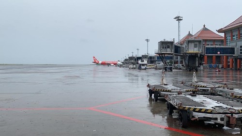 Pesawat terparkir di Bandara I Gusti Ngurah Rai saat Nyepi, Senin (11/3/2024).