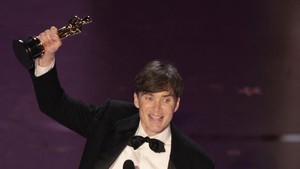 Cillian Murphy meraih Best Actor di Oscar 2024 dan mengalahkan sejumlah rival lainnya. Foto: Myung J Chun/Los Angeles Times via Getty Images