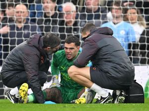 Ederson Jadi Tumbal Duel Sengit Liverpool vs City