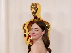 Para Bintang di Red Carpet Oscar 2024