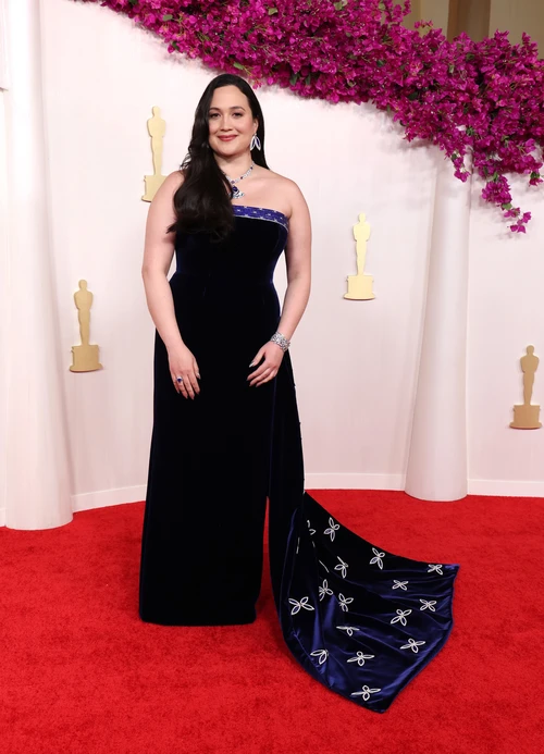 Emma Stone hingga Anya Taylor-Joy Bersinar di Red Carpet Oscar 2024