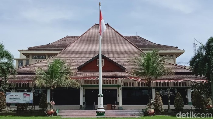 Gedung Pemkab Klaten.