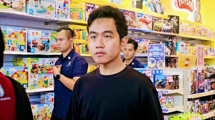 Wali Kota Solo yang juga cawapres nomor 02, Gibran Rakabuming Raka di The Park Mal, Senin (11/3/2024).