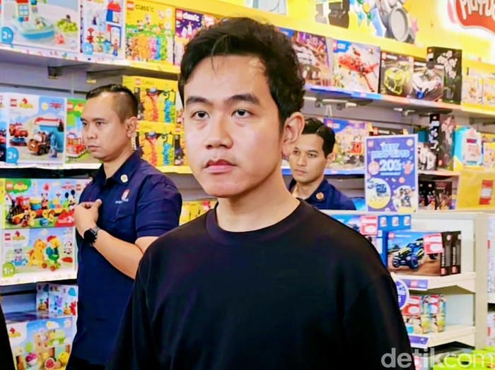 Wali Kota Solo yang juga cawapres nomor 02, Gibran Rakabuming Raka di The Park Mal, Senin (11/3/2024).