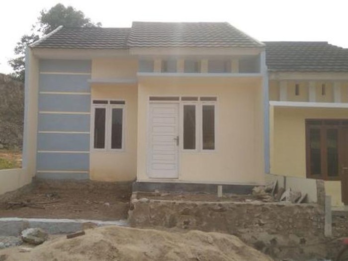 Tampilan depan rumah di Gita Green Bakung 2