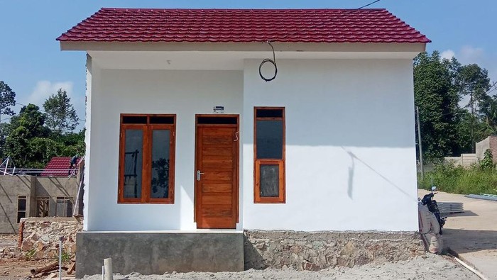 Tampilan depan rumah di Griya Bina Mitra Familindo