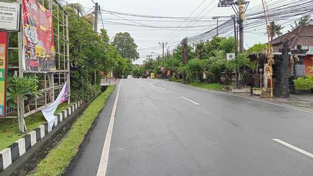 Jalan Gunung Sahyang, Denpasar, Bali, lengang saat Nyepi, Senin (11/3/2024).