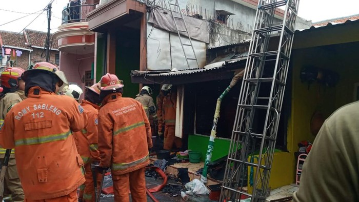 kebakaran rumah di surabaya