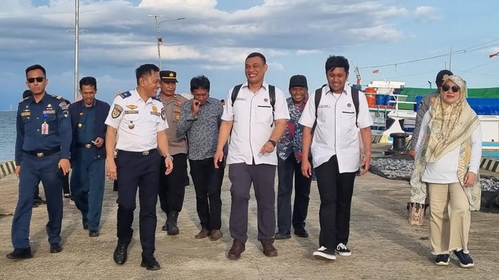 Kemenhub meninjau Pelabuhan Pattiro Bajo, Bone, Sulsel.