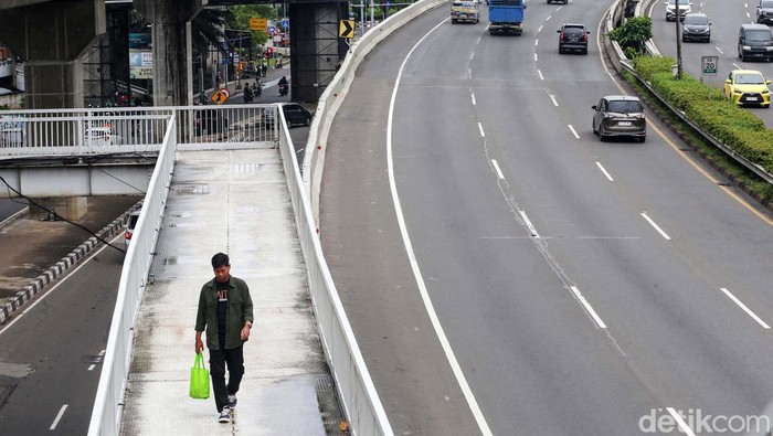 Long Weekend, Tol JORR Lancar Long weekend Hari Raya Nyepi membuat arus lalu lintas di Tol JORR lancar, Senin (11/3/2024). Ini penampakannya.