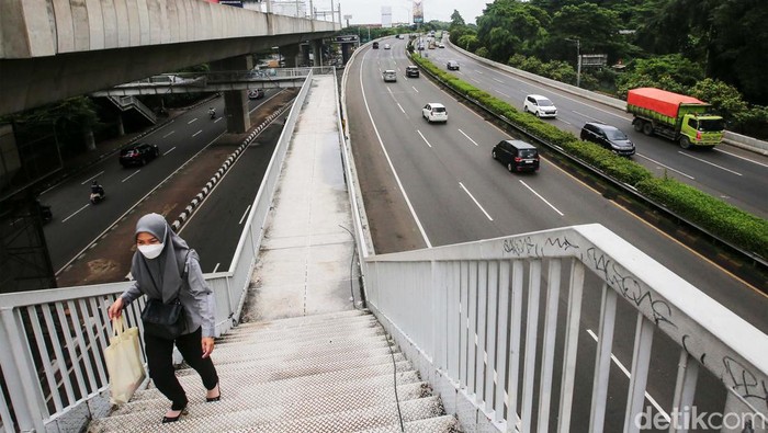 Long Weekend, Tol JORR Lancar Long weekend Hari Raya Nyepi membuat arus lalu lintas di Tol JORR lancar, Senin (11/3/2024). Ini penampakannya.