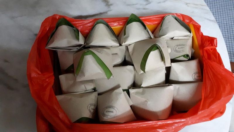 mengerikan!  Penjual Nasi Lemak ini dieksploitasi karena dagangannya laris manis