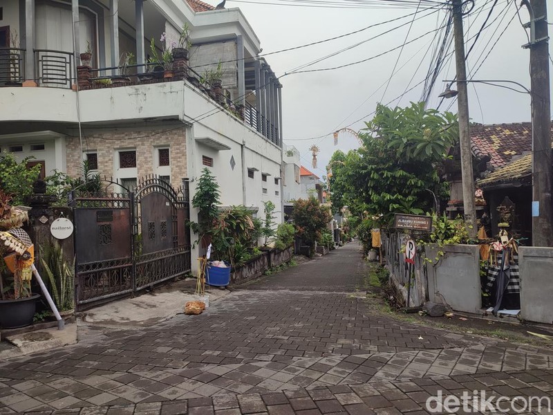 Suasana di salah satu perumahan Lingkungan/ Banjar Uma Buluh, Desa Canggu, Kecamatan Kuta Utara, Senin (11/3/2024).