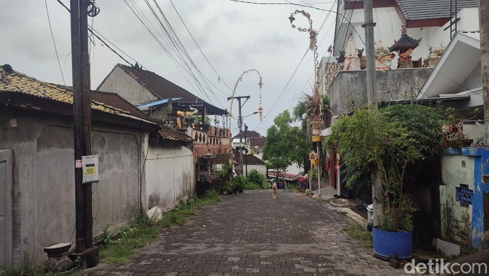 Suasana di salah satu perumahan Lingkungan/ Banjar Uma Buluh, Desa Canggu, Kecamatan Kuta Utara, Senin (11/3/2024).