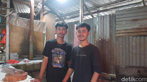 Omzet pedagang ayam di Pasar Pa'baeng-baeng, Makassar, meningkat hingga 500 persen menjelang Ramadan. Andi Audia Nazli Irfan/detikSulsel