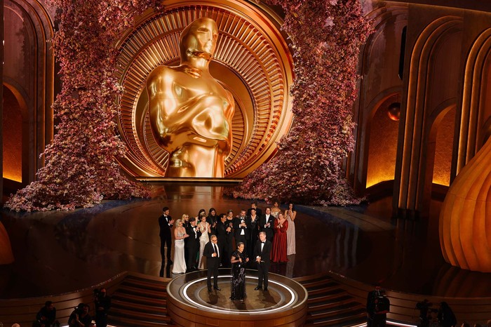 Film Oppenheimer meraih Best Picture di Oscar 2024.