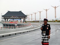 Cerita Pecalang dan Suka Dukanya Saat Nyepi