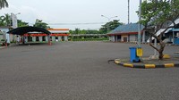 Area Pelabuhan Gilimanuk yang tampak lengang. Tidak terlihat pecalang yang berjaga, Senin (11/3/2024).